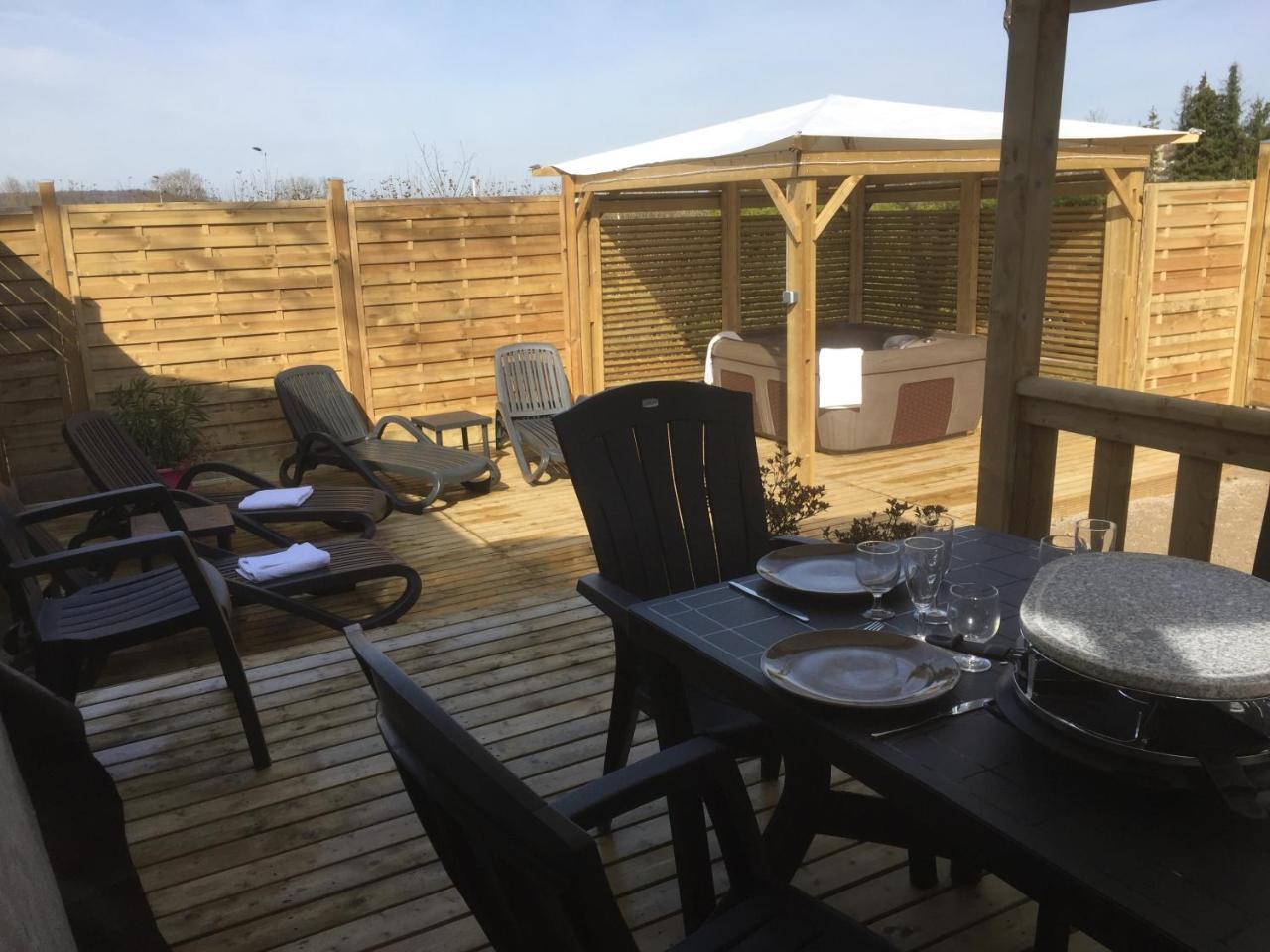 Camping De Contrexéville Exteriör bild