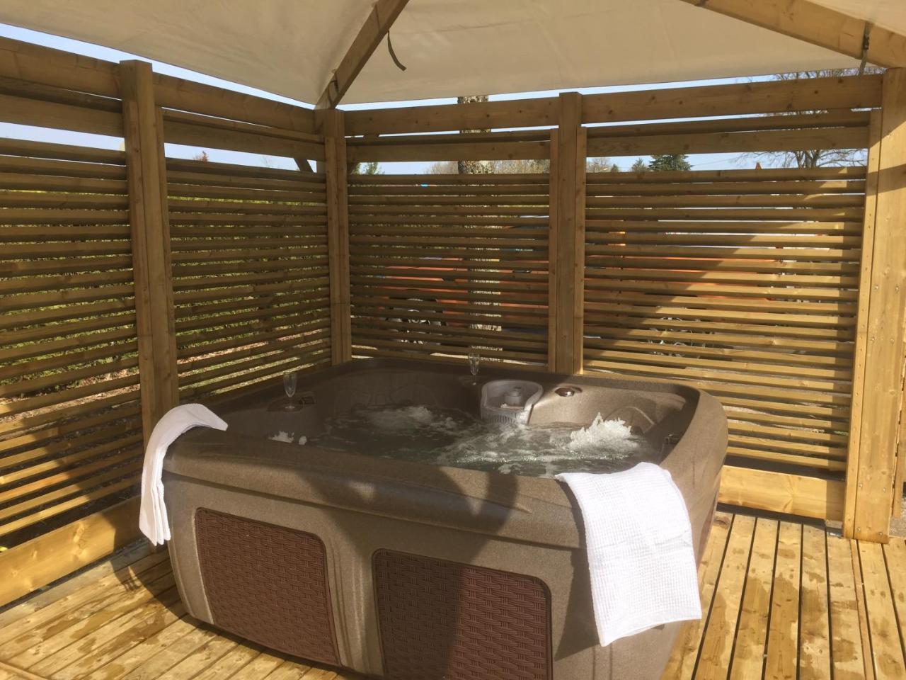 Camping De Contrexéville Exteriör bild